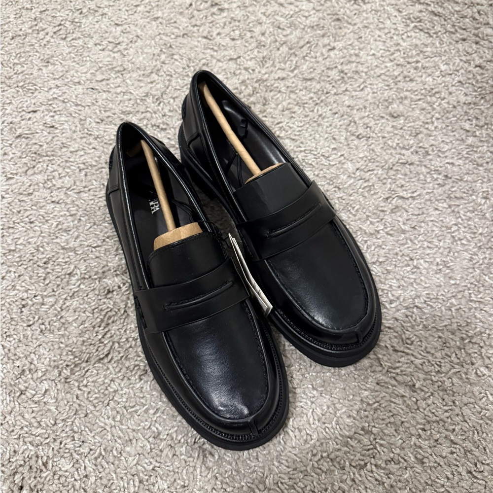Zara Women's Black Loafers